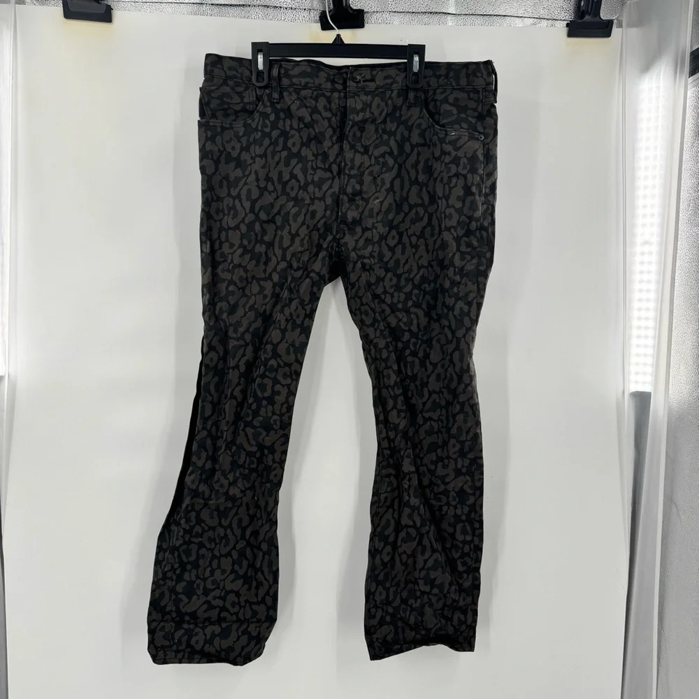 Levi’s 501 camo green jeans pants W42 L32